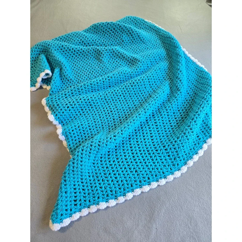 Unbranded Crochet Baby Blanket Unisex OS Turquoise Blue White Scalloped Afghan